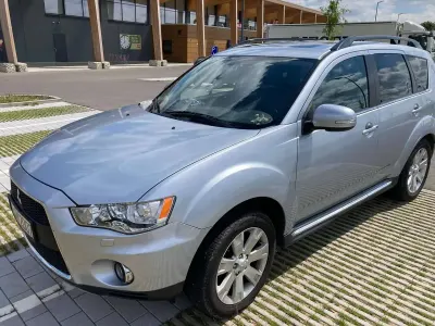 Gebraucht Mitsubishi Outlander Instyle 156 PS (114 kW) 2010 Silber SUV