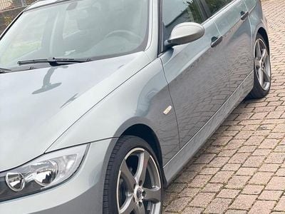 Begagnad BMW 318 129 HK (94 kW) 2006 Grå Sedan