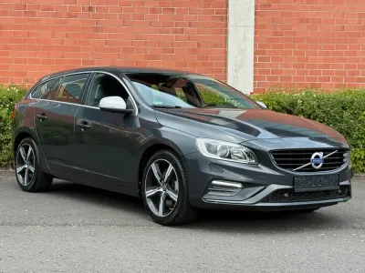 Gebraucht Volvo V60 R-Design 220 PS (161 kW) 2016 Grau Kombi
