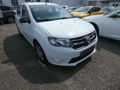 Gebraucht Dacia Sandero Ambiance 75 PS (55 kW) 2015 Gletscherweiss Kleinwagen
