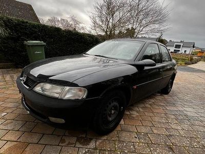 Usata Opel Vectra 100 CV (73 kW) 1999 Nero Berlina