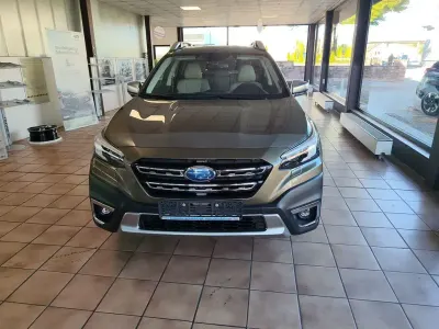 Usata Subaru Outback Platinum 169 CV (124 kW) 2023 Verde Station wagon
