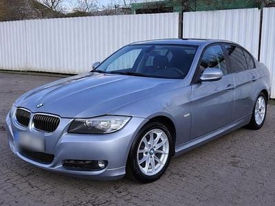 Gebraucht BMW 318 143 PS (105 kW) 2010 Blau Limousine