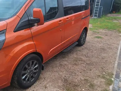 Gebraucht Ford Tourneo 170 PS (125 kW) 2018 Orange Van / Kleinbus