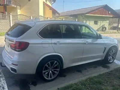Gebraucht BMW X5 M50 Sport Line 381 PS (280 kW) 2015 Weiß SUV