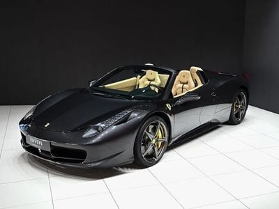 Grau Gebraucht 2013 Ferrari 458 Cabrio | 262.000 €