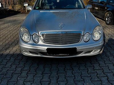 Gebraucht Mercedes E240 177 PS (130 kW) 2005 Silber Limousine