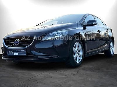 Usata Volvo V40 You! 122 CV (89 kW) 2015 Blu Berlina