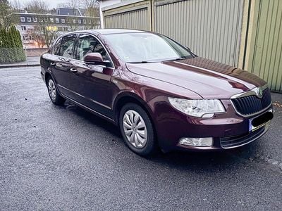 Usata Skoda Superb Family 160 CV (117 kW) 2012 Marrone Berlina