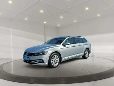Gebraucht VW Passat Business 150 PS (110 kW) 2020 Scale silver metallic Kombi
