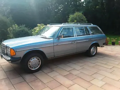 Gebraucht Mercedes 230 136 PS (100 kW) 1984 Blau Kombi