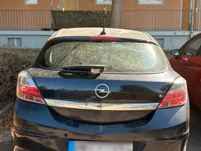 Gebraucht Opel Astra GTC 105 PS (77 kW) 2007 Schwarz Kleinwagen