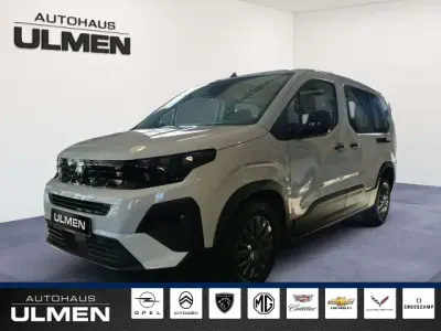 Neu Peugeot Rifter Allure 102 PS (75 kW) 2026 Weiss Van / Kleinbus