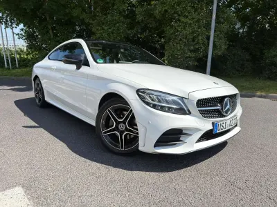 Gebraucht Mercedes C180 156 PS (114 kW) 2019 Weiß Coupé