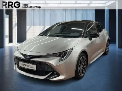 Gebraucht Toyota Corolla Hybrid Club 152 PS (111 kW) 2019 Precious silver Limousine