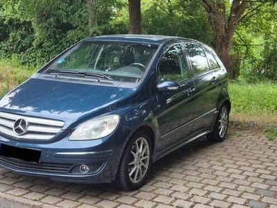 Mercedes B200