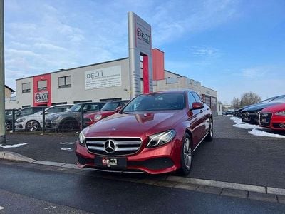 Sonderlackierung hyazinthrot Gebraucht 2018 Mercedes E220 Avantgarde Limousine | 26.950 € (Fairer Preis)