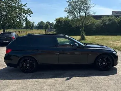 Gebraucht BMW 320 Sport Line 184 PS (135 kW) 2013 Schwarz Kombi