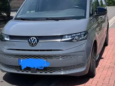 Gebraucht VW Multivan Life 218 PS (160 kW) 2022 Grau Van / Kleinbus