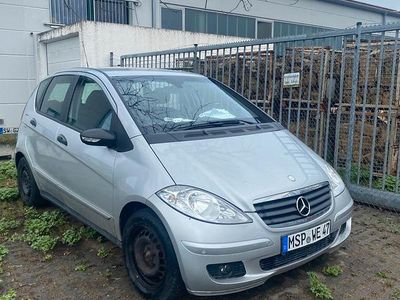 Usata Mercedes A160 95 CV (69 kW) 2005 Argento Utilitaria