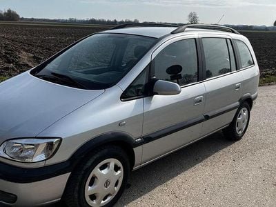 Usata Opel Zafira 125 CV (91 kW) 2004 Argento Monovolume