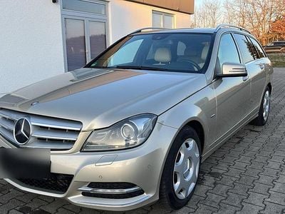Gebraucht Mercedes C250 204 PS (150 kW) 2011 Gold Kombi
