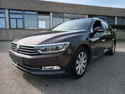 Gebraucht VW Passat Comfortline 150 PS (110 kW) 2018 Braun Kombi