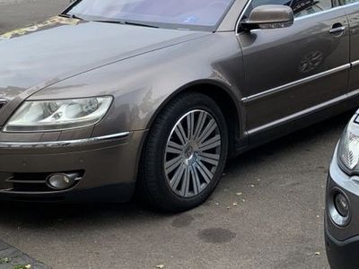 Gebraucht VW Phaeton 224 PS (164 kW) 2006 Gold Limousine