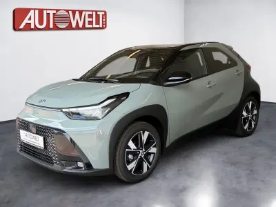 Neu Toyota Aygo X 116 PS (85 kW) 2026 Grün SUV