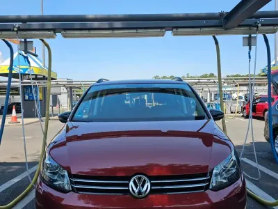 Gebraucht VW Touran 105 PS (77 kW) 2013 Rot Van / Kleinbus