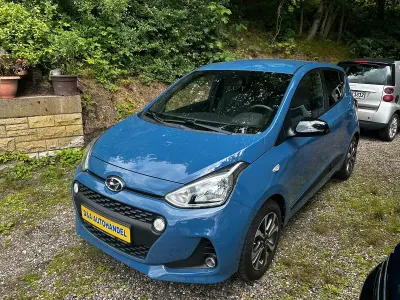 Gebraucht Hyundai i10 Passion Plus 67 PS (49 kW) 2018 Blau Kleinwagen