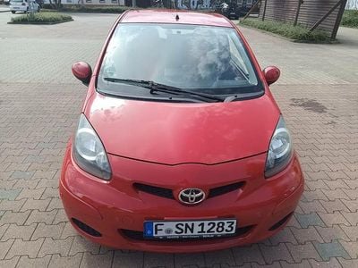 Rot Gebraucht 2011 Toyota Aygo Kleinwagen | 4.890 € (Fairer Preis)