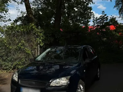 Gebraucht Ford Focus 116 PS (85 kW) 2007 Silber Limousine