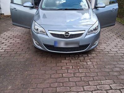 Gebraucht Opel Astra Design Edition 116 PS (85 kW) 2012 Grau Limousine