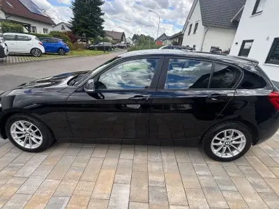 Gebraucht BMW 116 Advantage 109 PS (80 kW) 2016 Schwarz Kleinwagen