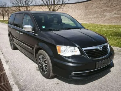 Usata Lancia Voyager