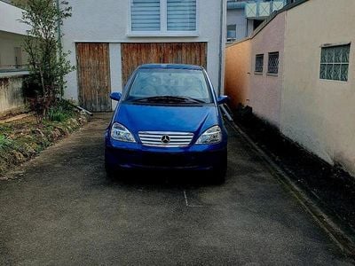 Second-hand Mercedes A190 118 CP (86 kW) 2002 Albastru Monovolum