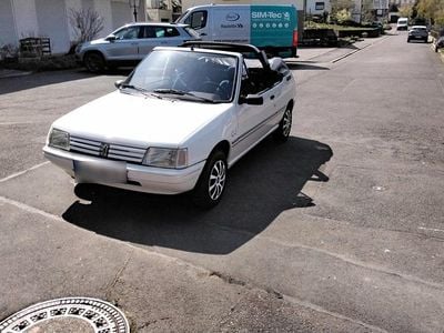 Gebraucht Peugeot 205 60 PS (44 kW) 1992 Weiß Cabrio