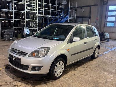 Silber Gebraucht 2007 Ford Fiesta Kleinwagen | 2.099 € (Fairer Preis)