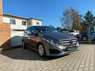 Gebraucht Mercedes B180 109 PS (80 kW) 2016 Andere Kleinwagen