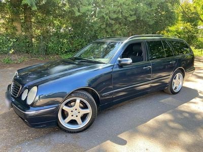 Usata Mercedes E220 143 CV (105 kW) 2000 Blu Station wagon
