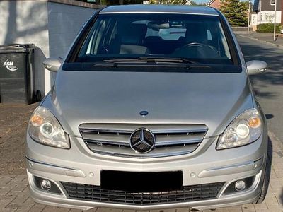 Mercedes B200