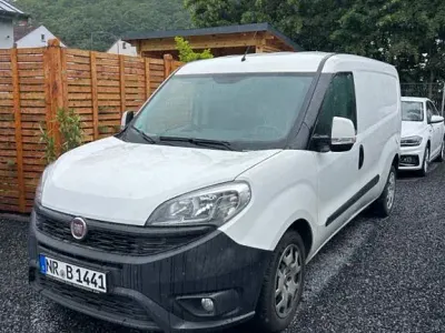 Gebraucht Fiat Doblò 95 PS (69 kW) 2018 Weiß Van / Kleinbus