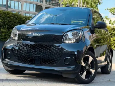 Używany Smart ForTwo Coupé 60 kW (82 KM) 2023 Czarny Coupe