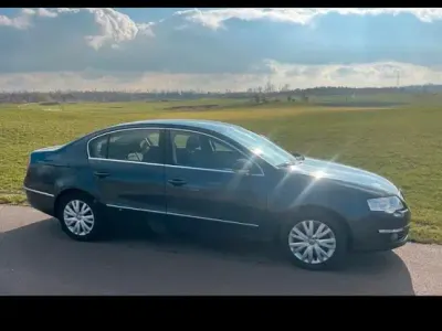 Gebraucht VW Passat 140 PS (102 kW) 2007 Blau Limousine
