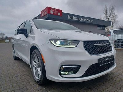 Weiß Gebraucht 2025 Chrysler Pacifica Van / Kleinbus | 51.990 € (Teuer)