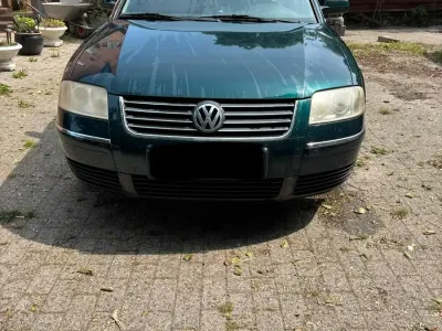 Gebraucht VW Passat 115 PS (84 kW) 2002 Grün Kombi