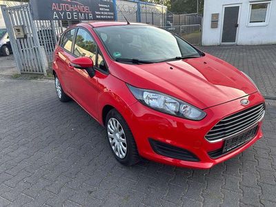 Gebraucht Ford Fiesta Trend 80 PS (58 kW) 2013 Racerot Kleinwagen