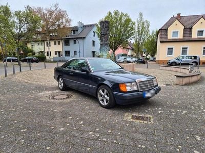 Second-hand Mercedes 230 132 CP (97 kW) 1990 Albastru Coupe