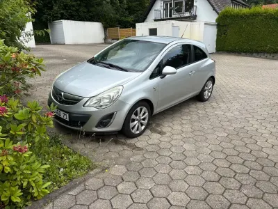 Gebraucht Opel Corsa Selection 69 PS (50 kW) 2012 Silber Kleinwagen